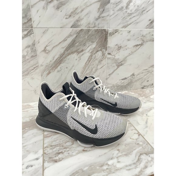 Nike LeBron Witness 4 (blk & wht) Size 10 - Picture 1 of 7